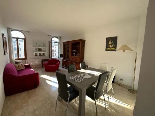 Appartamento Homes & Holidays