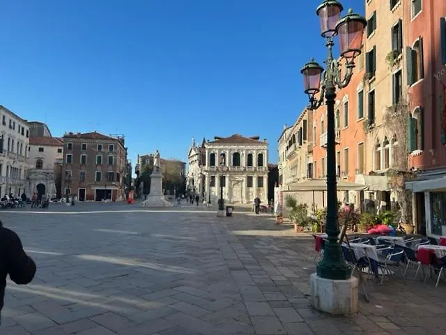 Homes & Holidays Appartamento