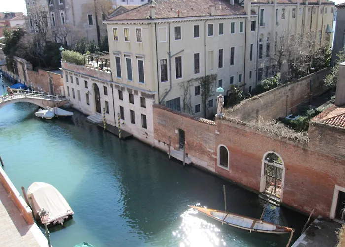 Homes & Holidays * Venezia