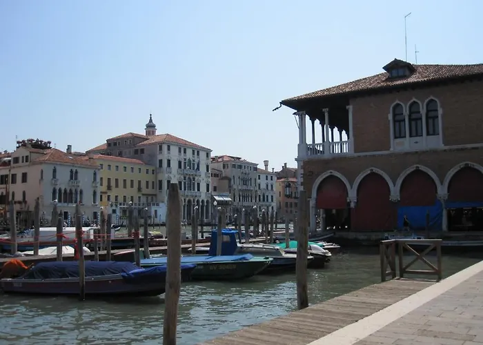 Homes & Holidays Appartamento *