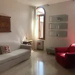 Homes & Holidays * Venedig