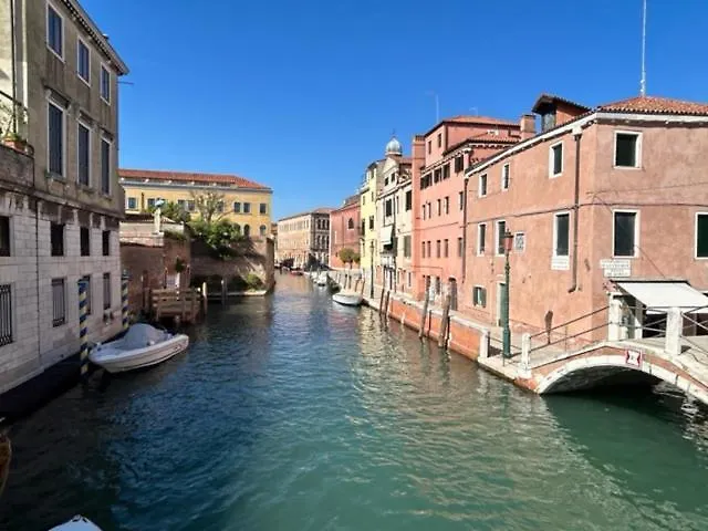 Homes & Holidays * Venecia