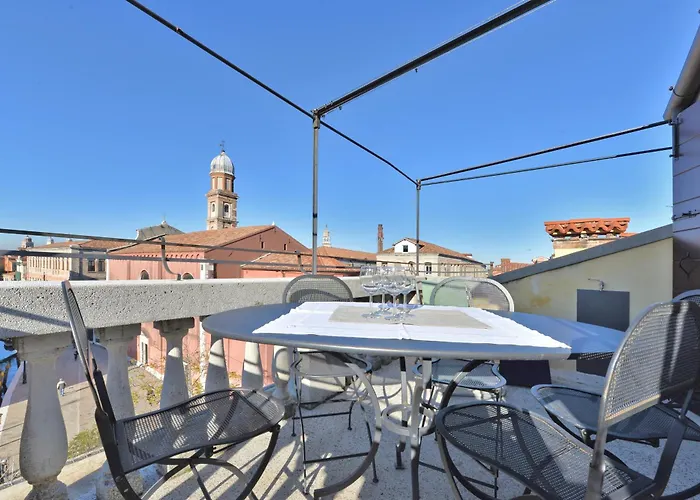 Homes & Holidays Apartamento