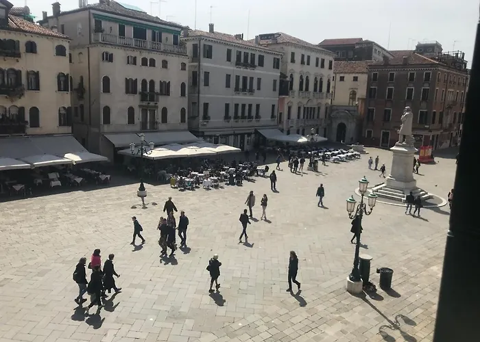 Apartamento Homes & Holidays