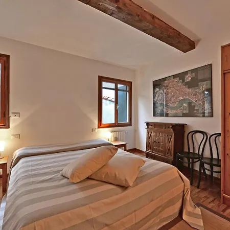 Apartment Homes & Holidays *