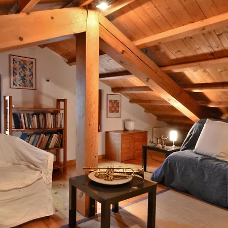Apartment Homes & Holidays
