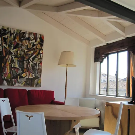 Homes & Holidays Apartment