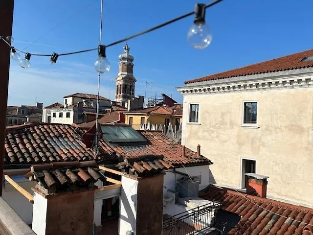 ヴェニス ホームズ ＆ ホリデーズ *