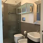هومز وهوليديز شقة *
