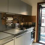 شقة هومز وهوليديز