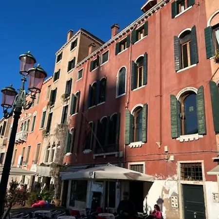 Homes & Holidays * Venezia