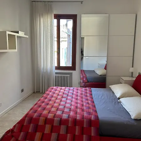 Homes & Holidays Appartamento