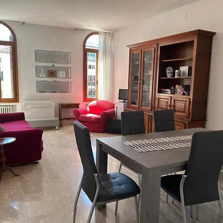 Appartamento Homes & Holidays