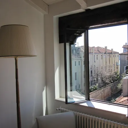 Homes & Holidays Appartamento Venezia