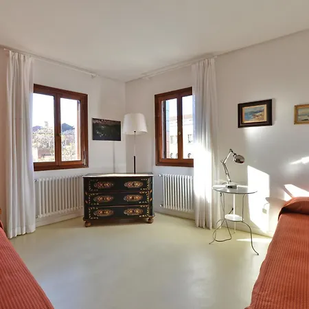 Homes & Holidays * Venezia