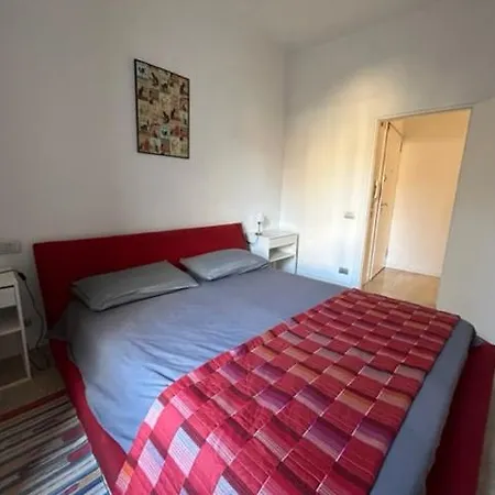 דירה Homes & Holidays *
