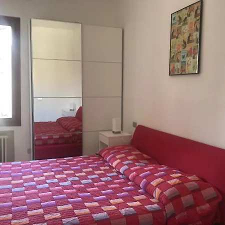 דירה Homes & Holidays *